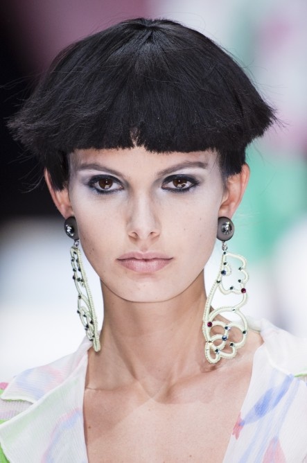 تسريحات شعر ذكورية مع الغرة الامامية من Giorgio Armani