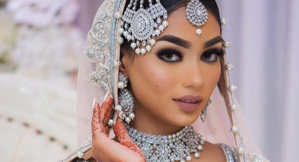 سابينا حنان بمكياج رائع