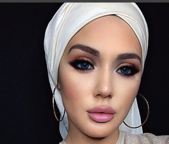 مكياج عرايس ثقيل من خبيرة التجميل saparova