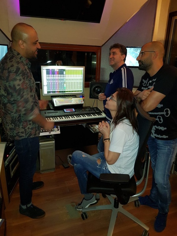 اليسا في الاستديو من اجل البومها الجديد