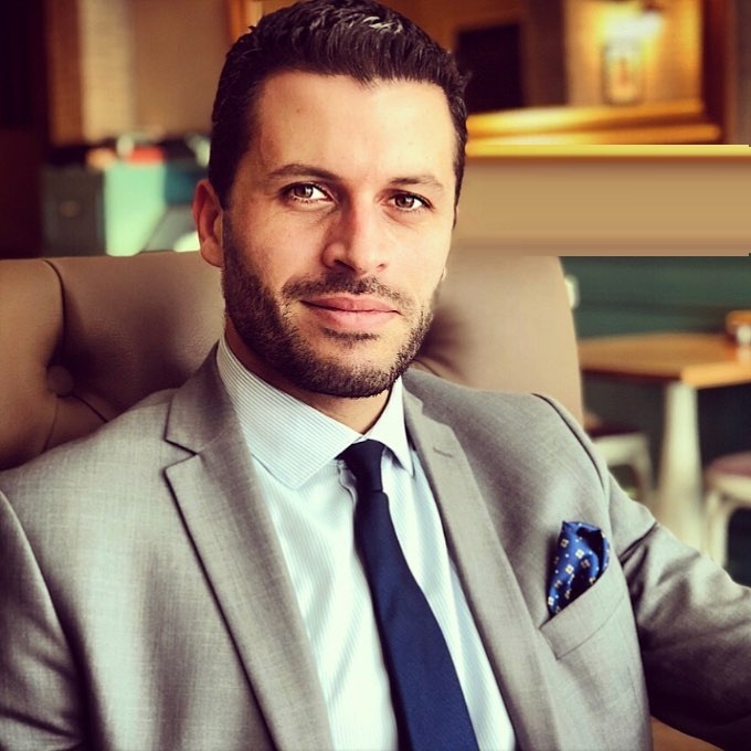 الطبيب جورج زيادة الاختصاصي في جراحة تجميل الوجه والعنق