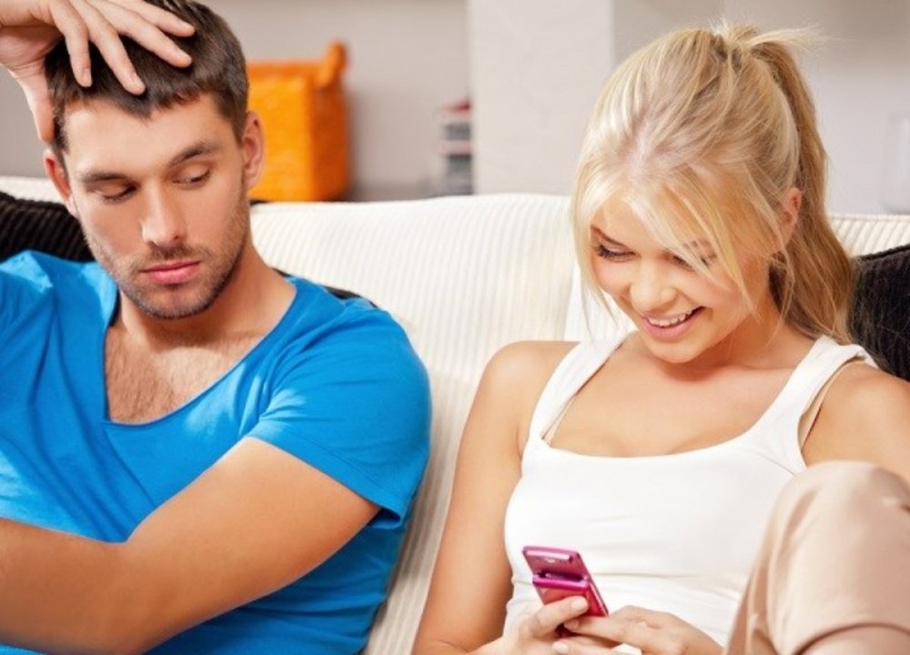 يميل الى التملّك والغيرة والانانية، لذا كوني جاهزة واعرفي كيف تتعاملين مع هذه الصفات