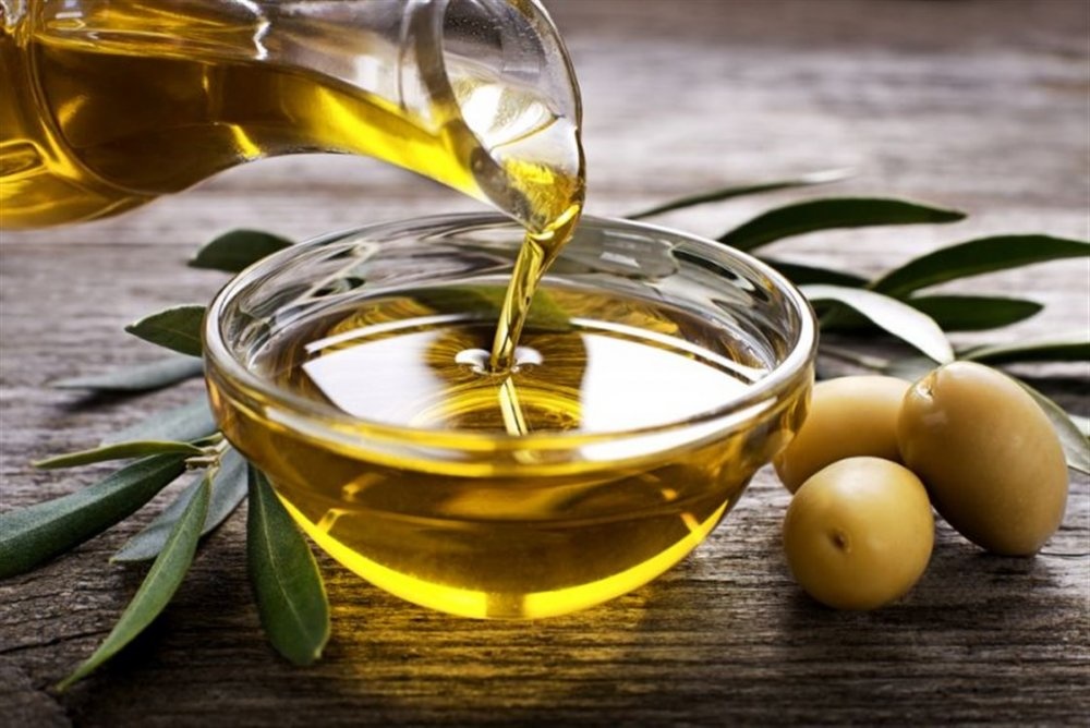 زيت الزيتون وفوائده للشعر