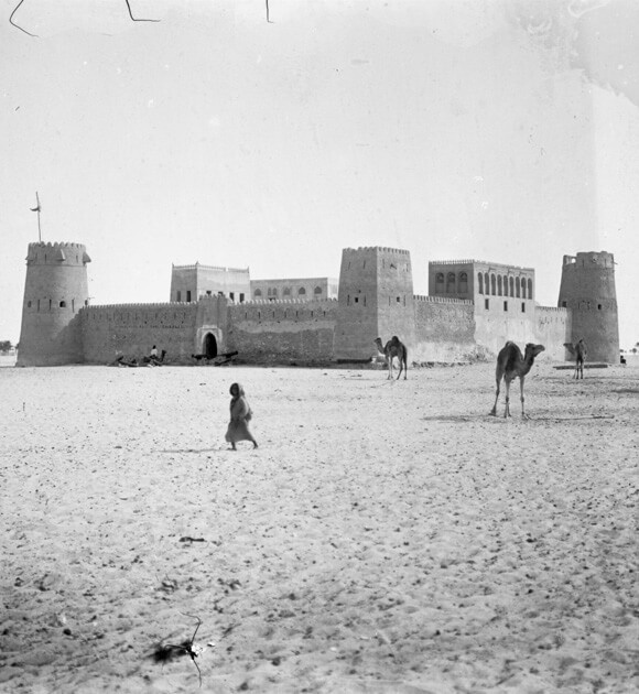 يسرّد قصر في الماضي
