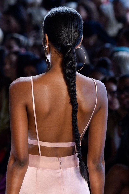  تسريحات شعر الضفائر الطويلة من Cushnie