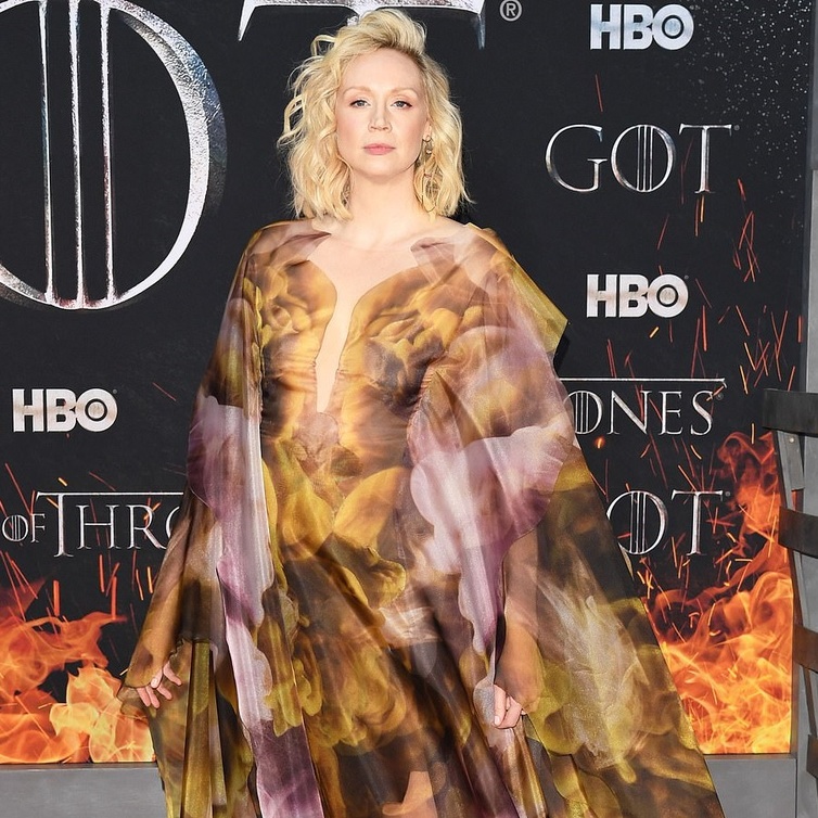 Gwendoline Christie بإطلالة جمالية بسيطة