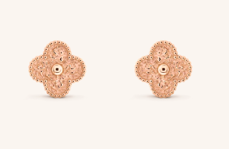  أقراط من فان كليف اند آربلز Van Cleef & Arpels
