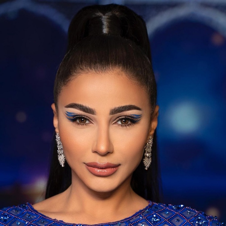 مكياج ازرق عصري على  خطى مهيرة عبد العزيز