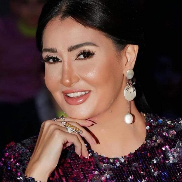غادة عبدالرازق  باطلالة سابقة