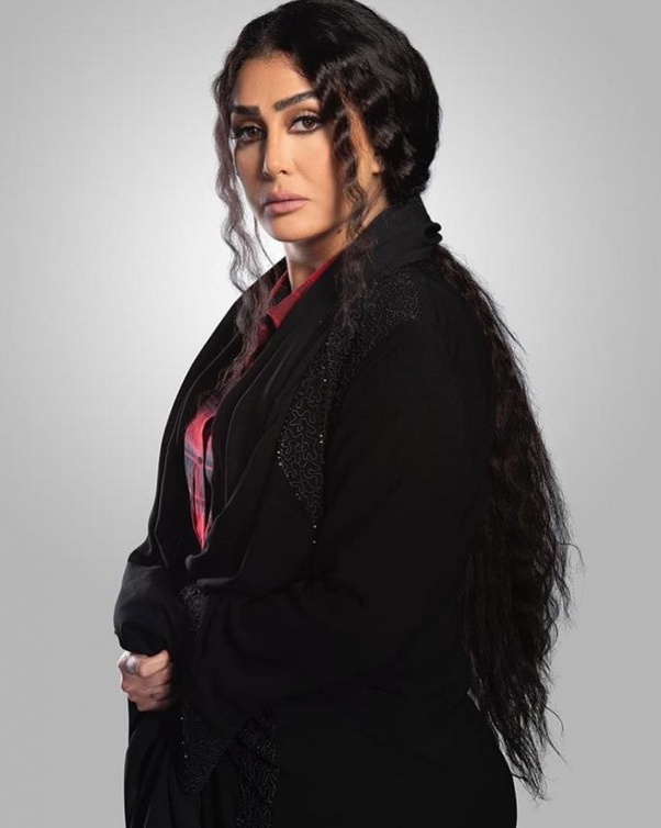 اطلالة غادة عبدالرازق في مسلسل لحم غزال