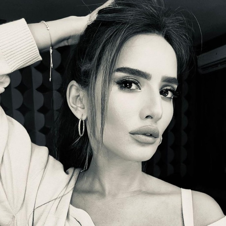 الفنانة زينة