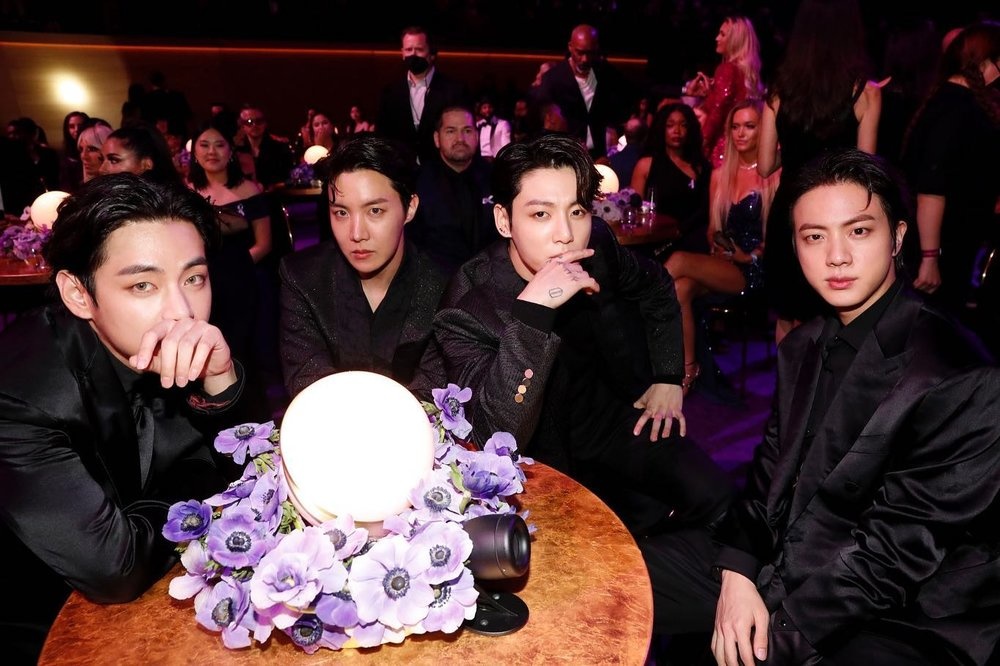 نجوم فرقة BTS