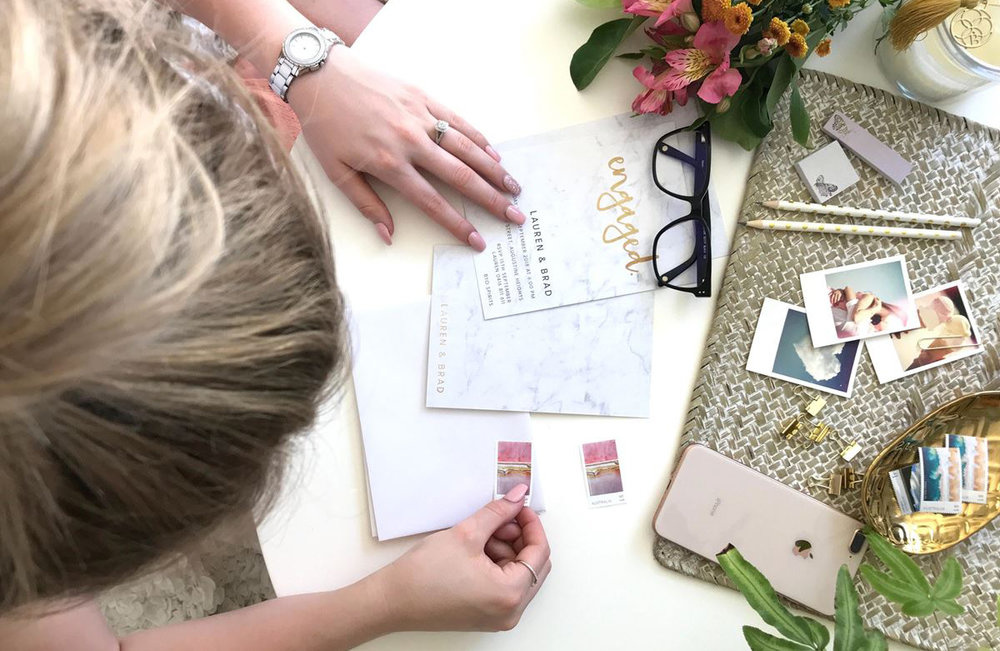 إتيكيت  إرسال بطاقات الرد على دعوات الزفاف RSVP
