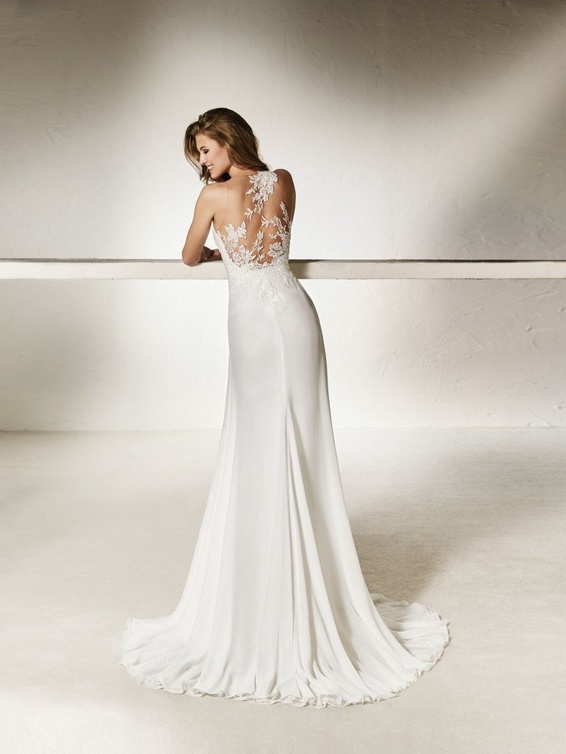  فستان من pronovias