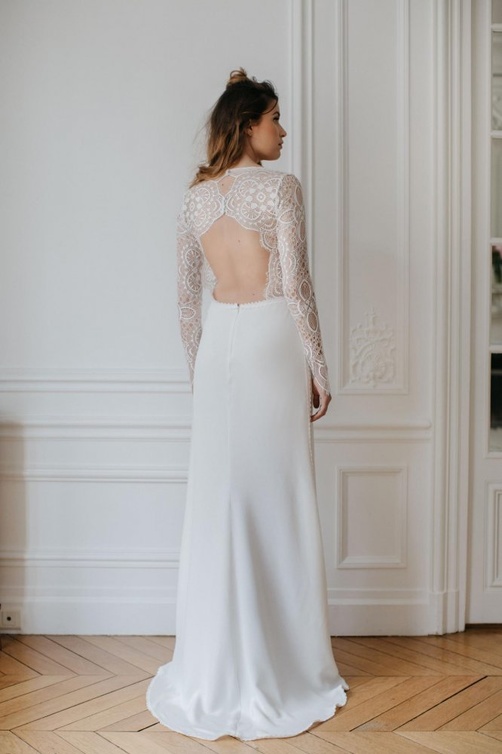 فستان من تصميم pronovias