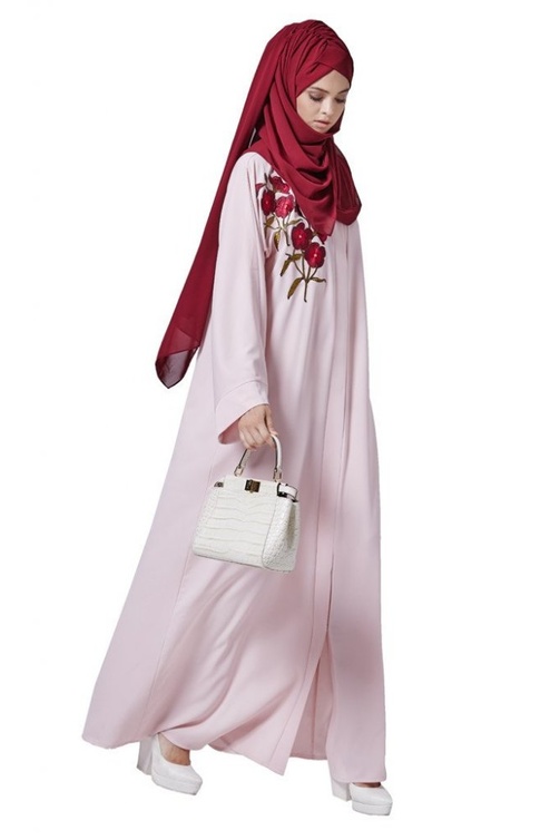 لون ناعم وأنيق لعبايتك في رمضان