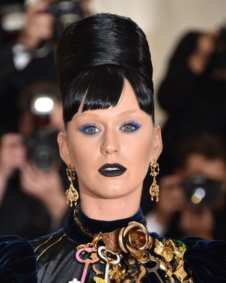 Katy Perry بإطلالة قوية في 2016