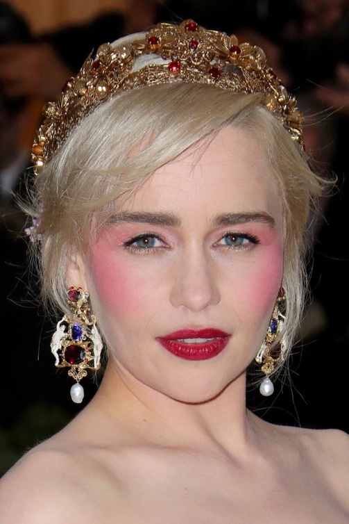 مكياج Emilia Clarke الوردي