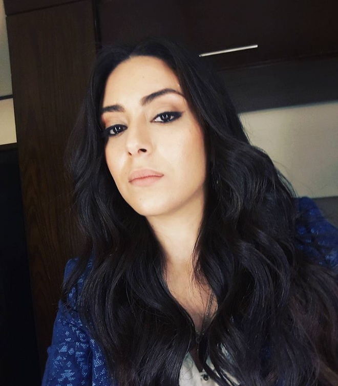 الفنانة نهى عابدين