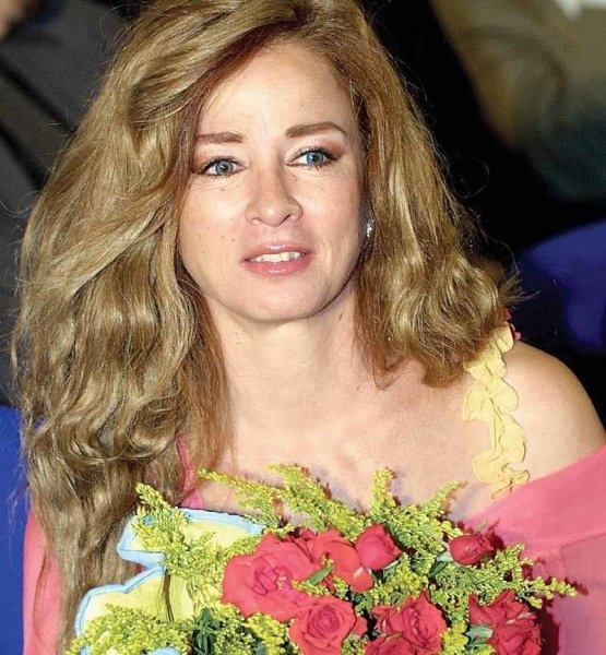 الفنانة نجلاء فتحي
