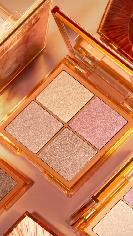 هدى بيوتي تطلق مجموعة الهايلاتير الجديدة Glow Obsessions