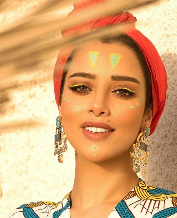 مكياج عيون غرافيكي لسهرات رمضان 2021 على طريقة بلقيس فتحي
