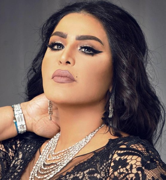 مكياج عيون غرافيكي لسهرات رمضان 2021 من وحي أحلام