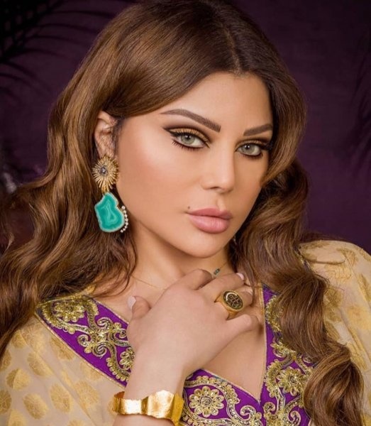 هيفاء وهبي برسمة العيون الغرافيكي الملون