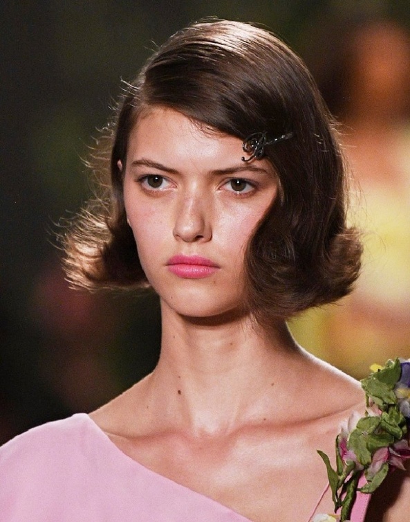احدث قصات شعر قصيرة من دار Blumarine