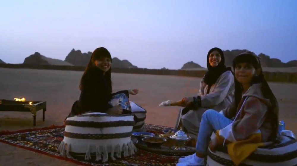 والعديد من الأنشطة يمكن ممارستها للصغار والكبار