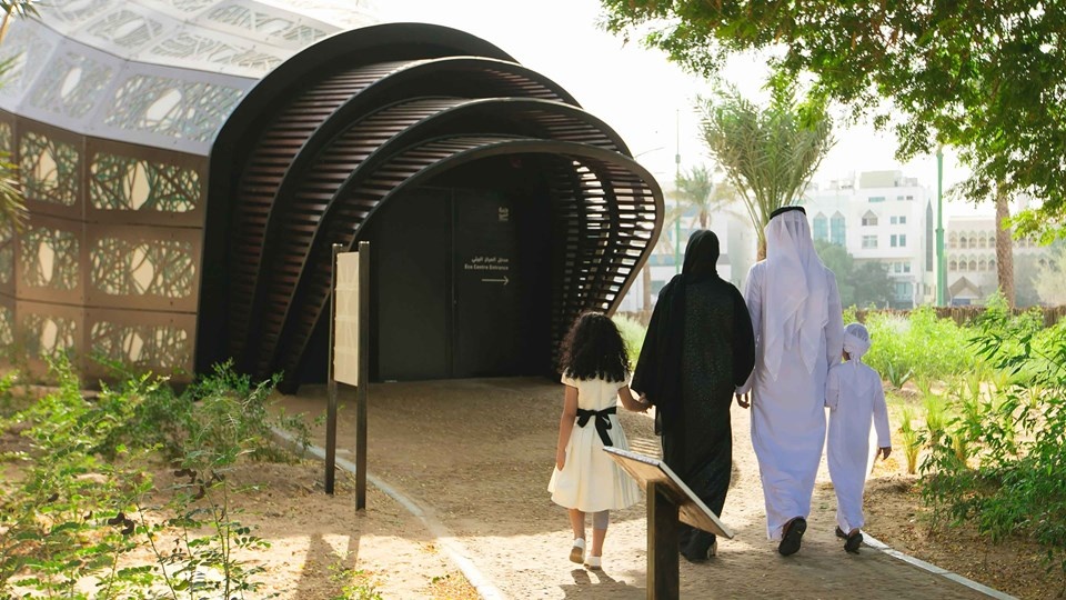 والعديد من الأنشطة يمكن ممارستها للصغار والكبار