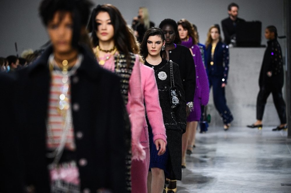تم الكشف عن مجموعة Métiers d'art لعام 202122 لأول مرة في ديسمبر الماضي في le19M