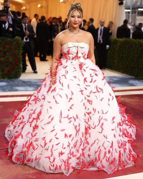 فساتين زفاف بقصة منفوشة من met gala انستقرام@metgalaofficial