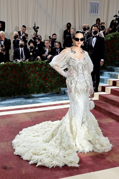فساتين زفاف من met Gala انستقرام@metgalaofficial