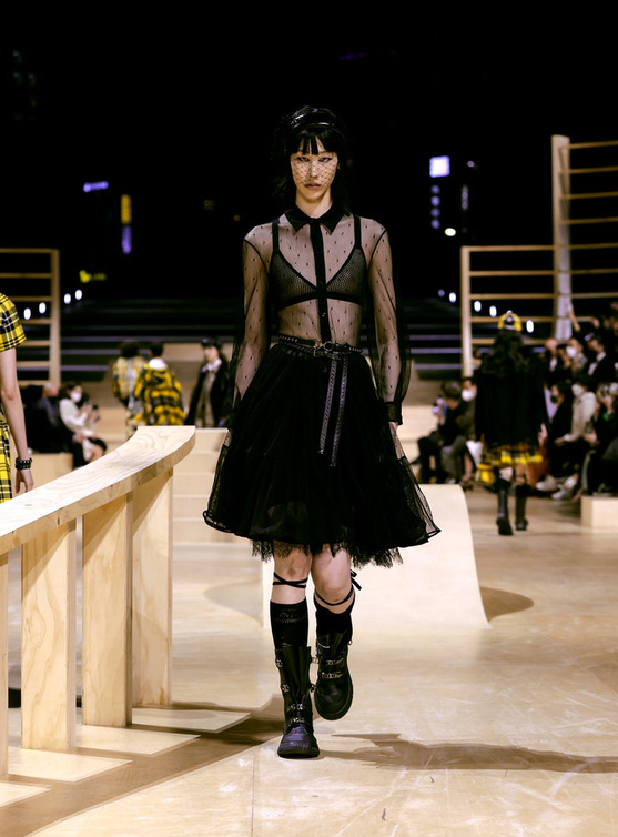  Dior تقدّم مجموعة خريف 2022 في سيول
