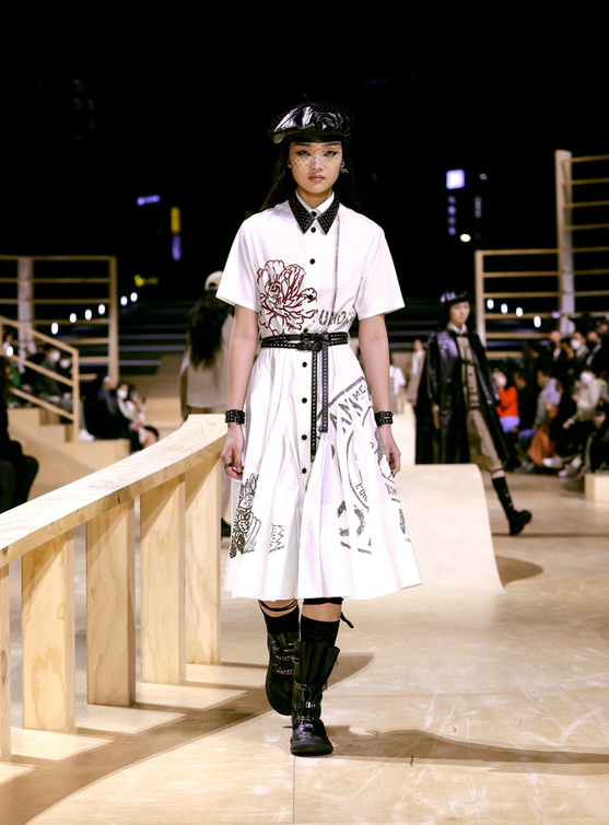  Dior تقدّم مجموعة خريف 2022 في سيول