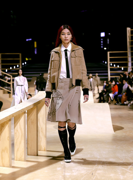  Dior تقدّم مجموعة خريف 2022 في سيول