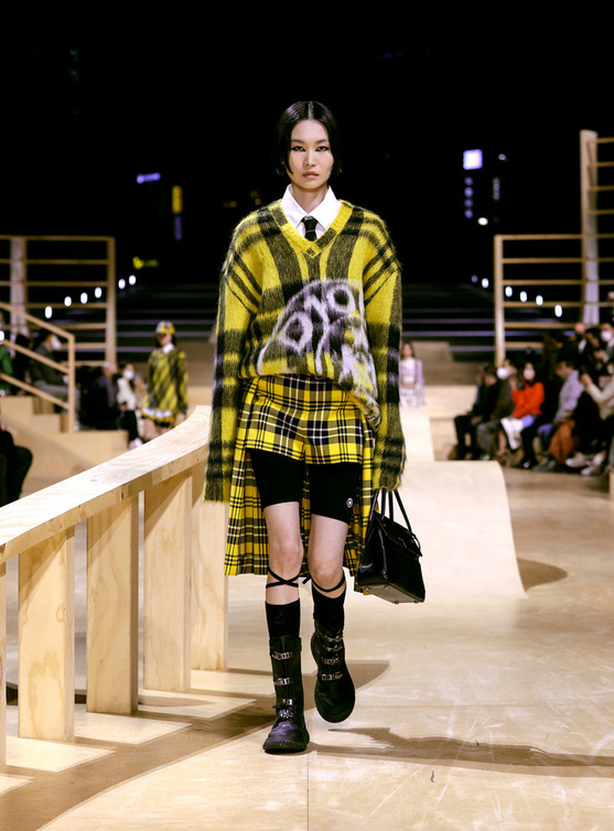  Dior تقدّم مجموعة خريف 2022 في سيول