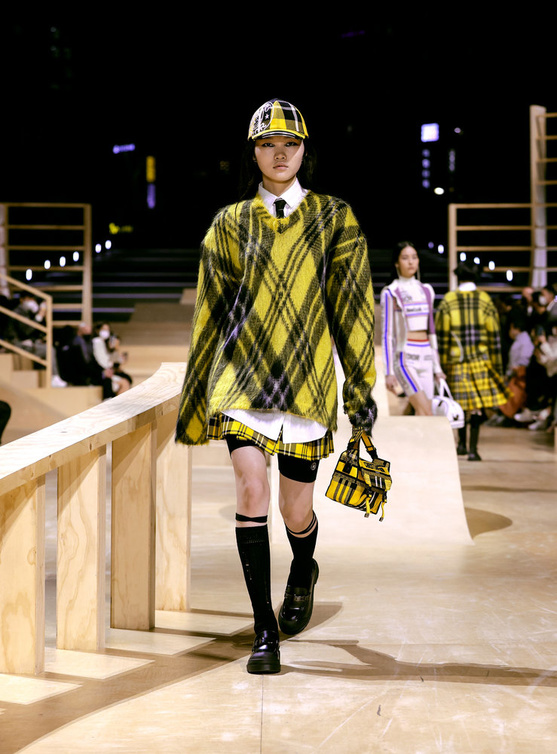 Dior تقدّم مجموعة خريف 2022 في سيول