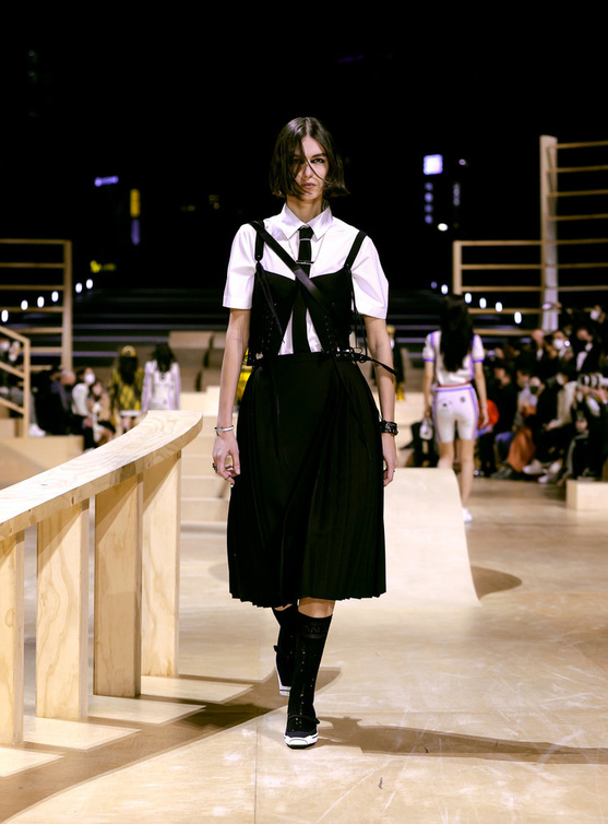  Dior تقدّم مجموعة خريف 2022 في سيول