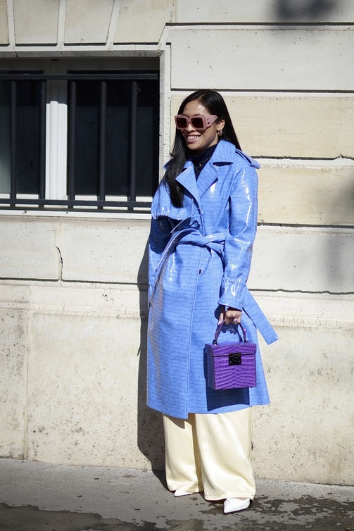 موديلات حقائب ملونة 2022 بتنسيق مميّز بأسلوب Street Style