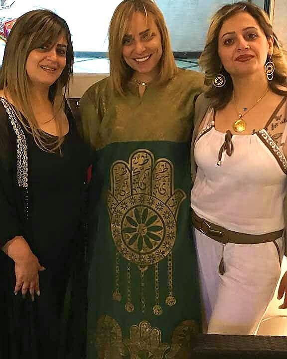 ريم البارودي بعباءة بمناسبة شهر رمضان