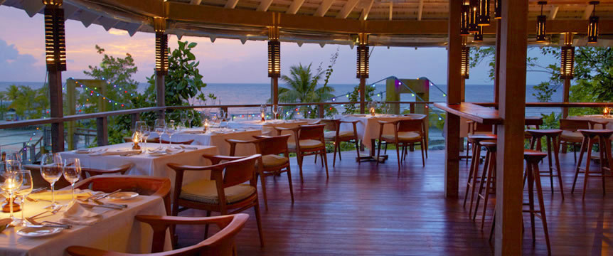 منتجع و فندق GoldenEye – المطعم GoldenEye Hotel & Resort - Restaurant