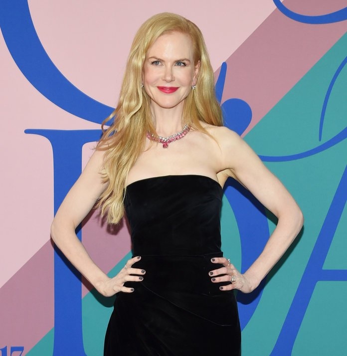 نيكول كيدمان Nicole Kidman تختار أحمر الشفاه البارز مع شعرها الاشقر