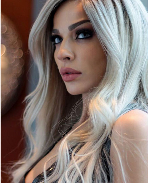 نادين نجيم بالشعر الأشقر في مسلسل "نص يوم"