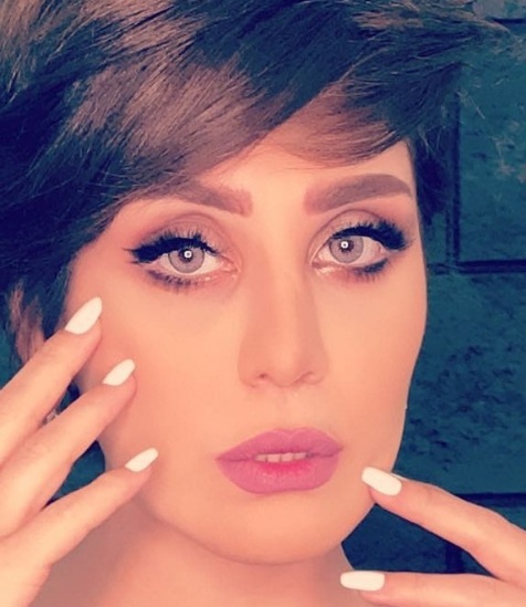 الفنانة شوق بكت بسبب أنفها