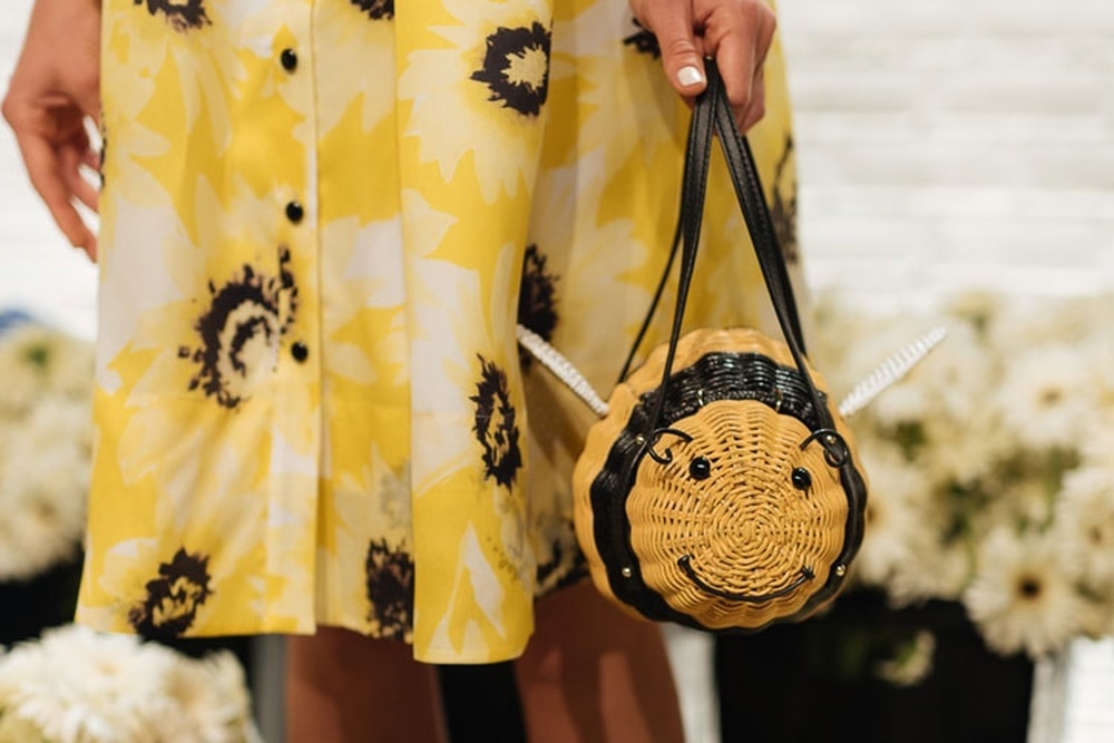 شنط يد عصرية من القش بتوقيع كيت سبايد Kate Spade