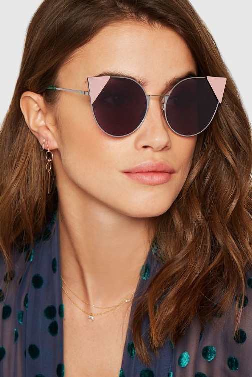 Fendi نظارات شمسية عصرية من