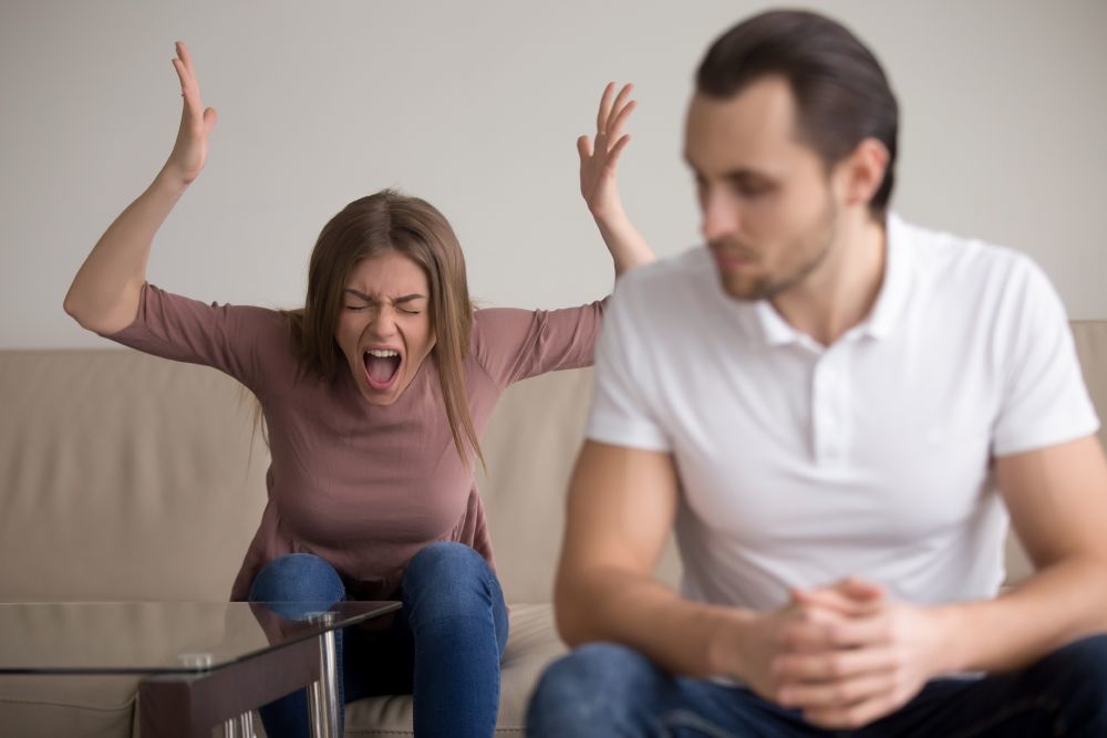لا يمكن للمرأة ان تعيش مع رجل بخيل
