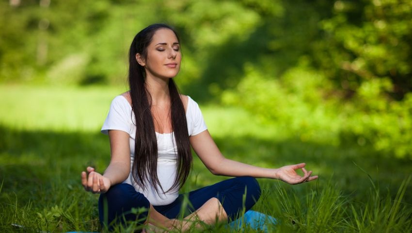 اطردي الأفكار السبية وحاولي الاسترخاء